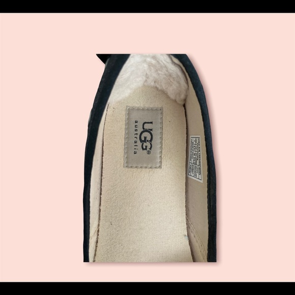 UGG womens light black slip on shoes - size 7 - Picture 6 of 6
